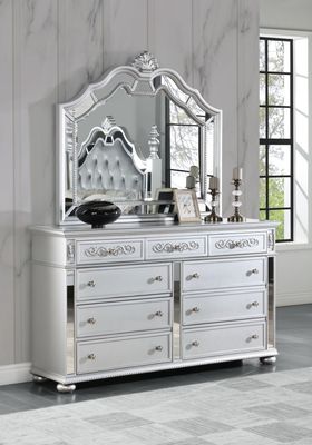 B052 - Dresser - Shimmer Silver