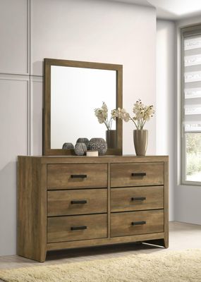 B526 - Dresser - Knotty Oak