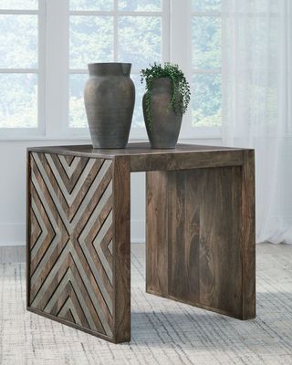 Dreggan - Square End Table - Brown