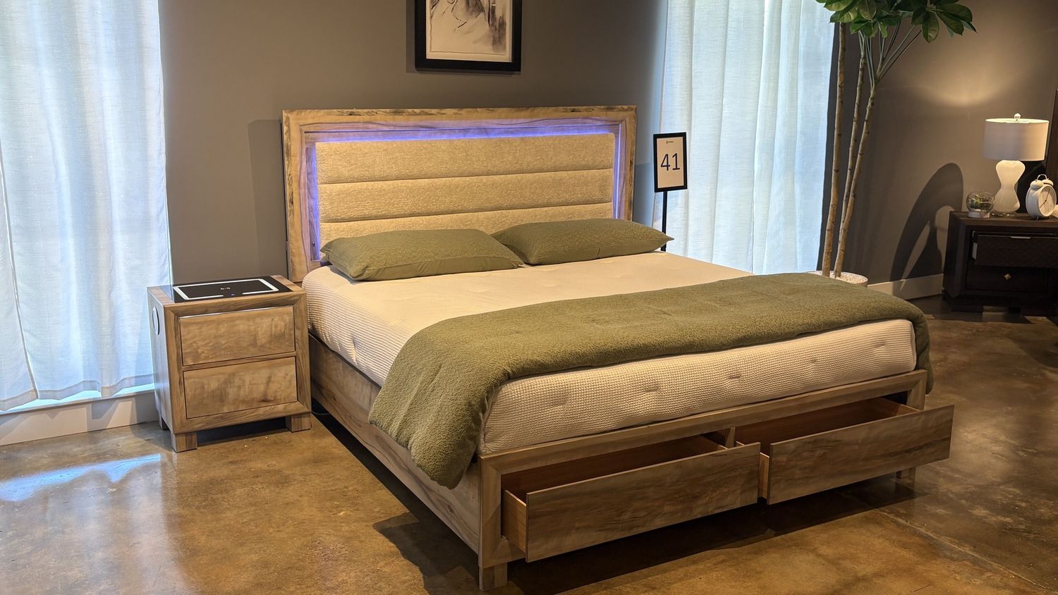 Callie - Queen Bed With Storage - Brown