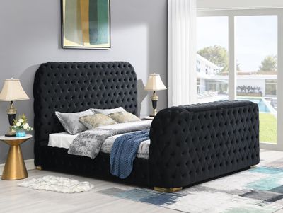 B540 - King Bed With Fireplace, TV Mount &amp; Bluetooth Speaker &amp; USB