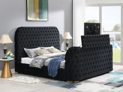 B540 - King Bed With Fireplace, TV Mount &amp; Bluetooth Speaker &amp; USB