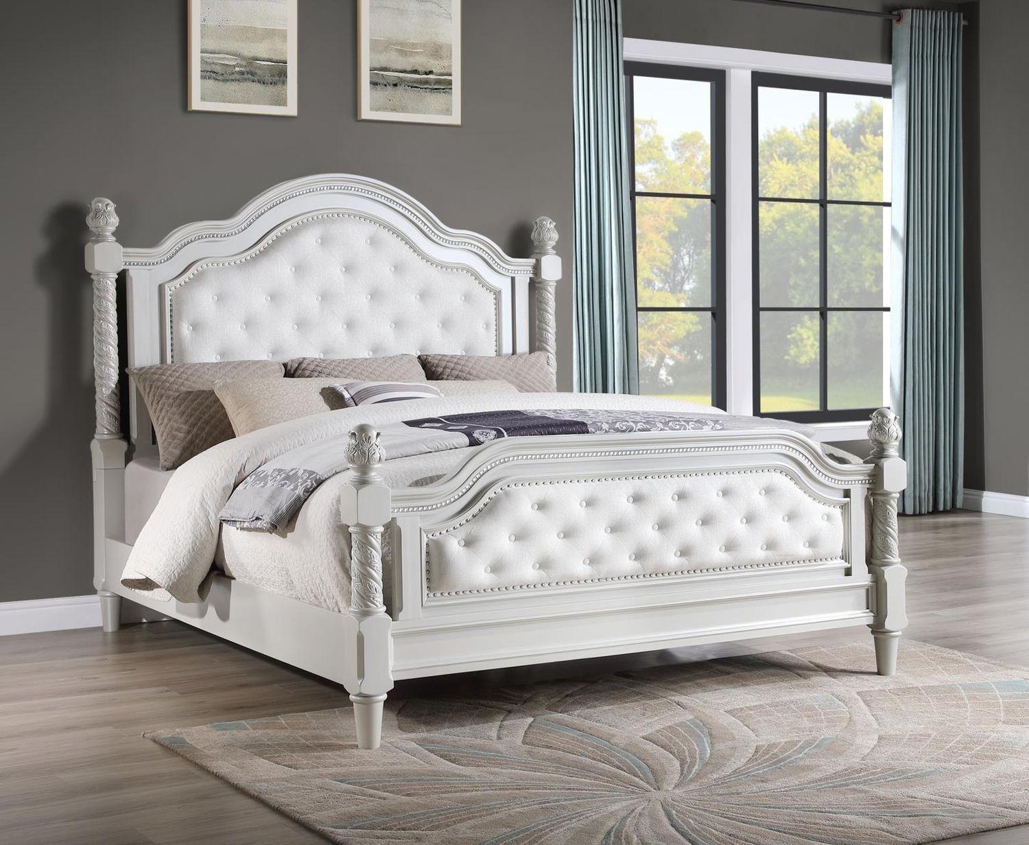 B033 - Bed, Size: King