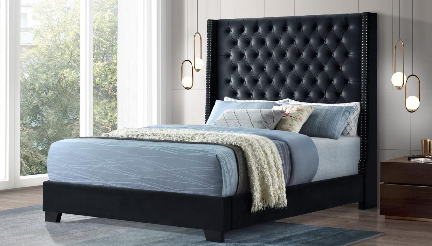 B579 - Velvet Bed, Size: King