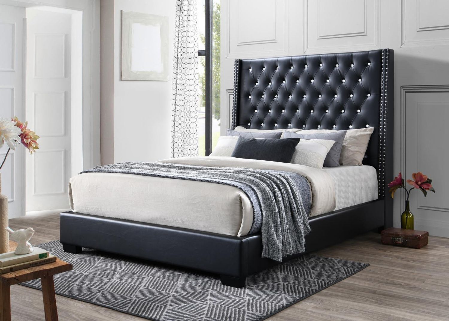 B577 - Faux Leather Bed, Size: King