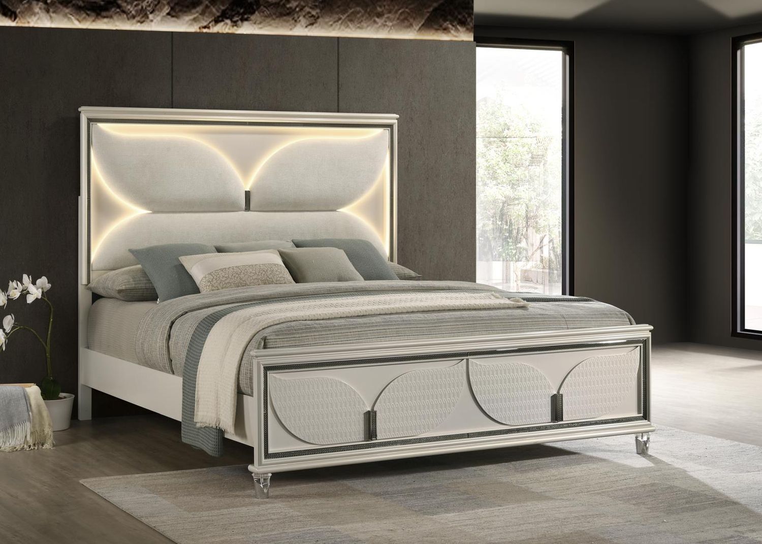 B029 - Bed, Size: King