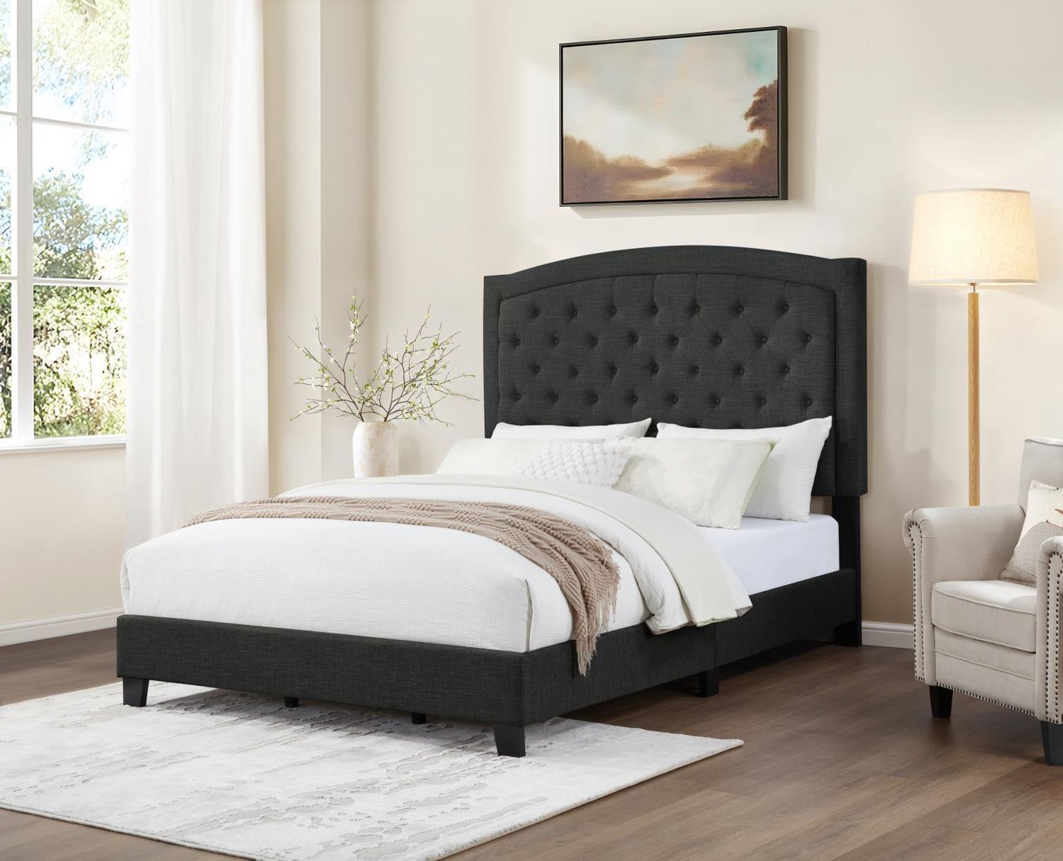 B586 - Bed, Size: King