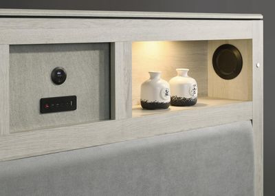 B261 - Bed With Speaker &amp; LED