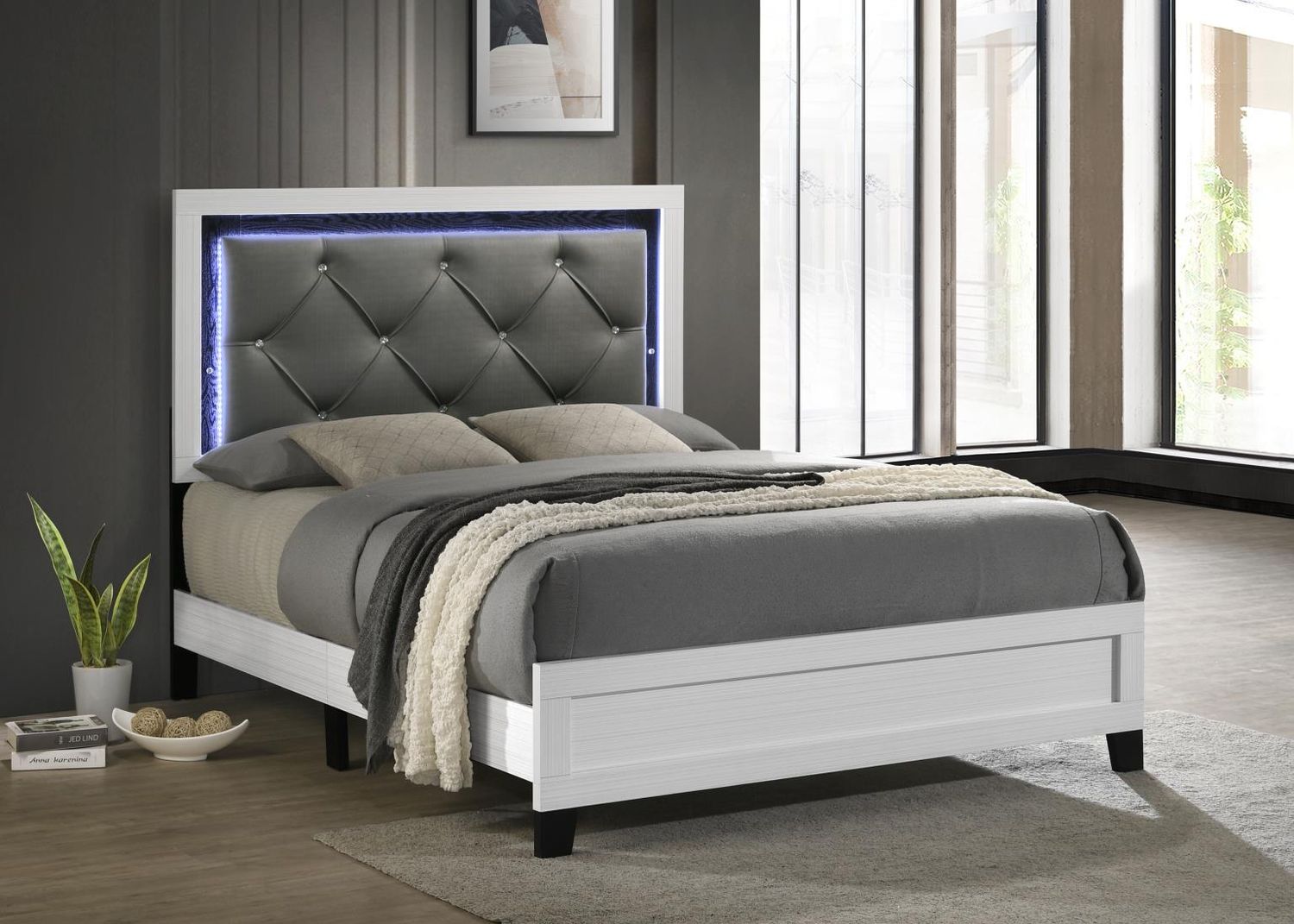 B388 - LED Bed, Size: Queen