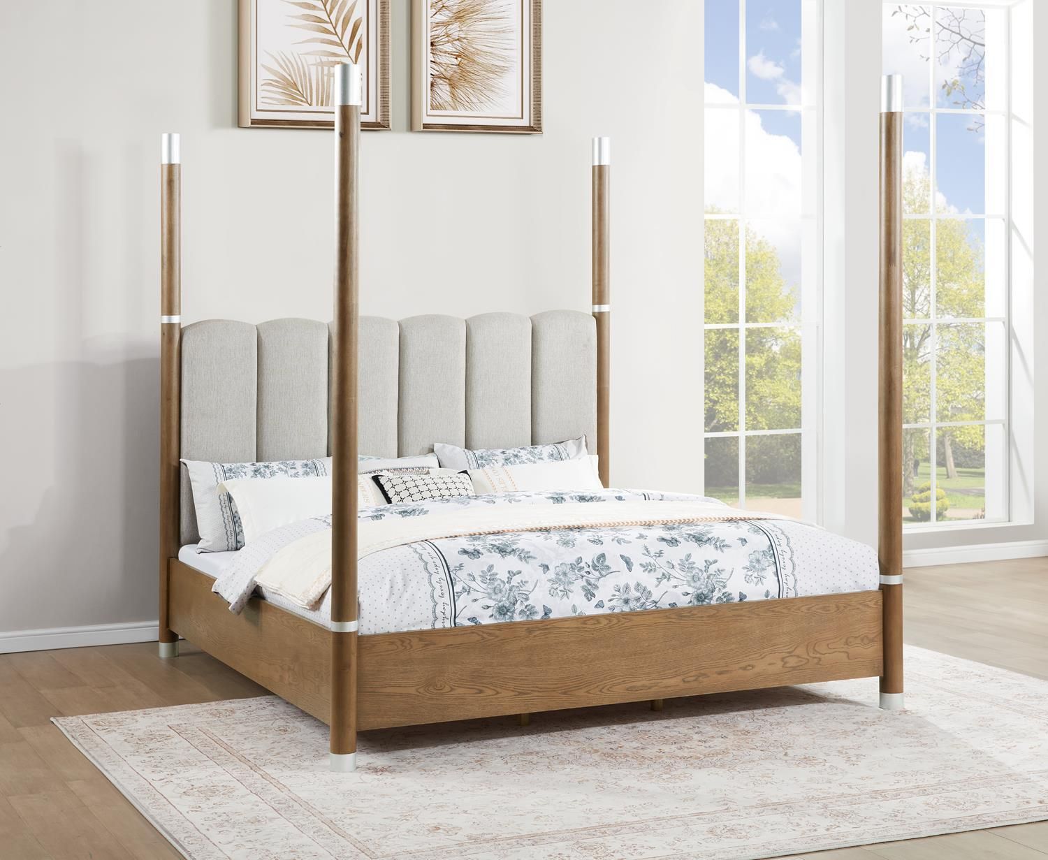 B095 - Canopy Bed, Size: King