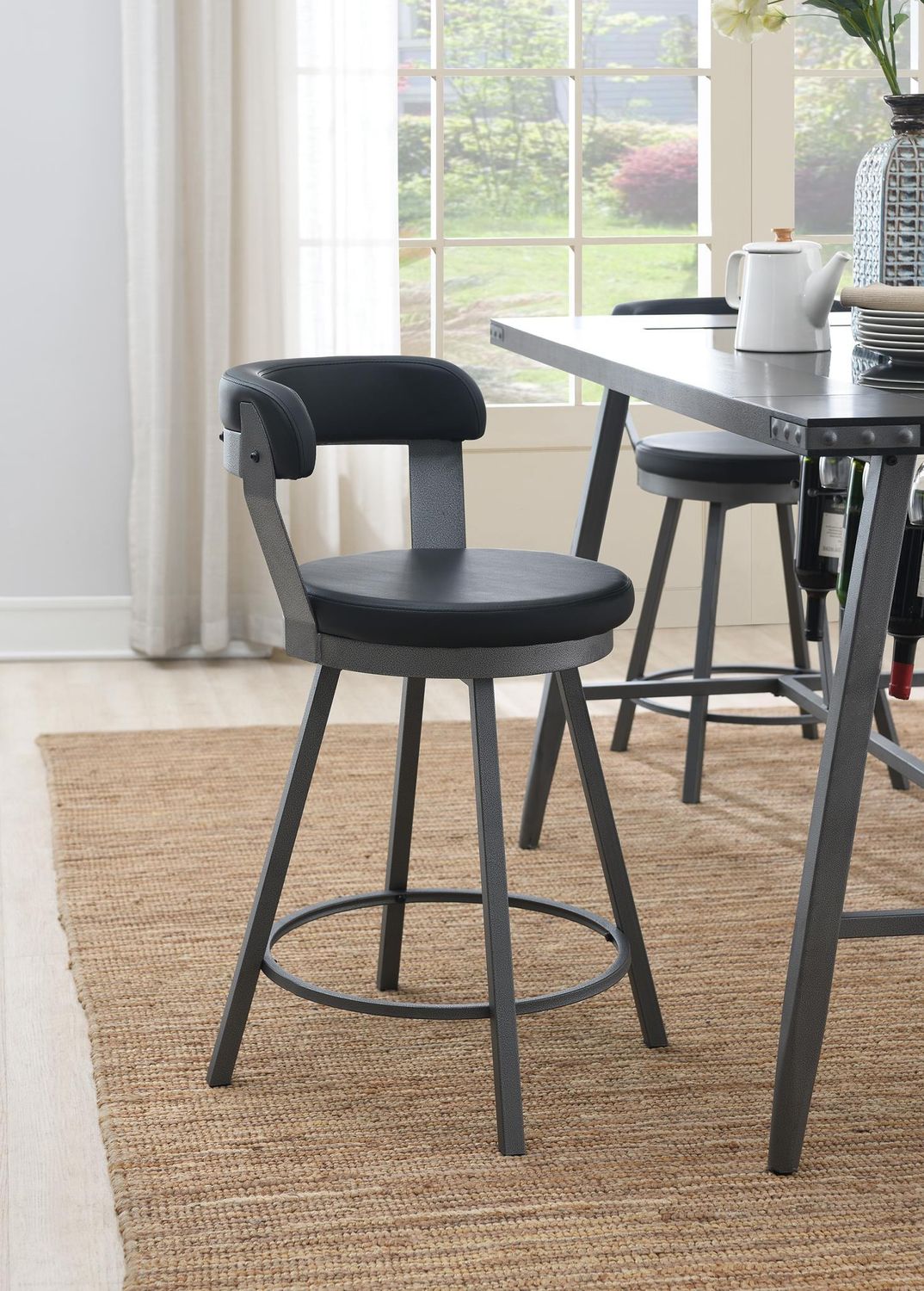 D208 - Counter Height Chair (Set of 2), Color: Black