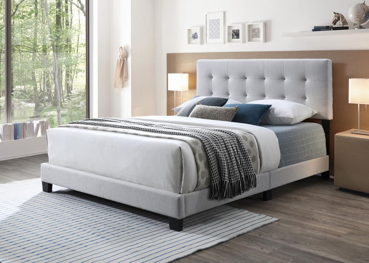 B607 - Bed, Size: Full
