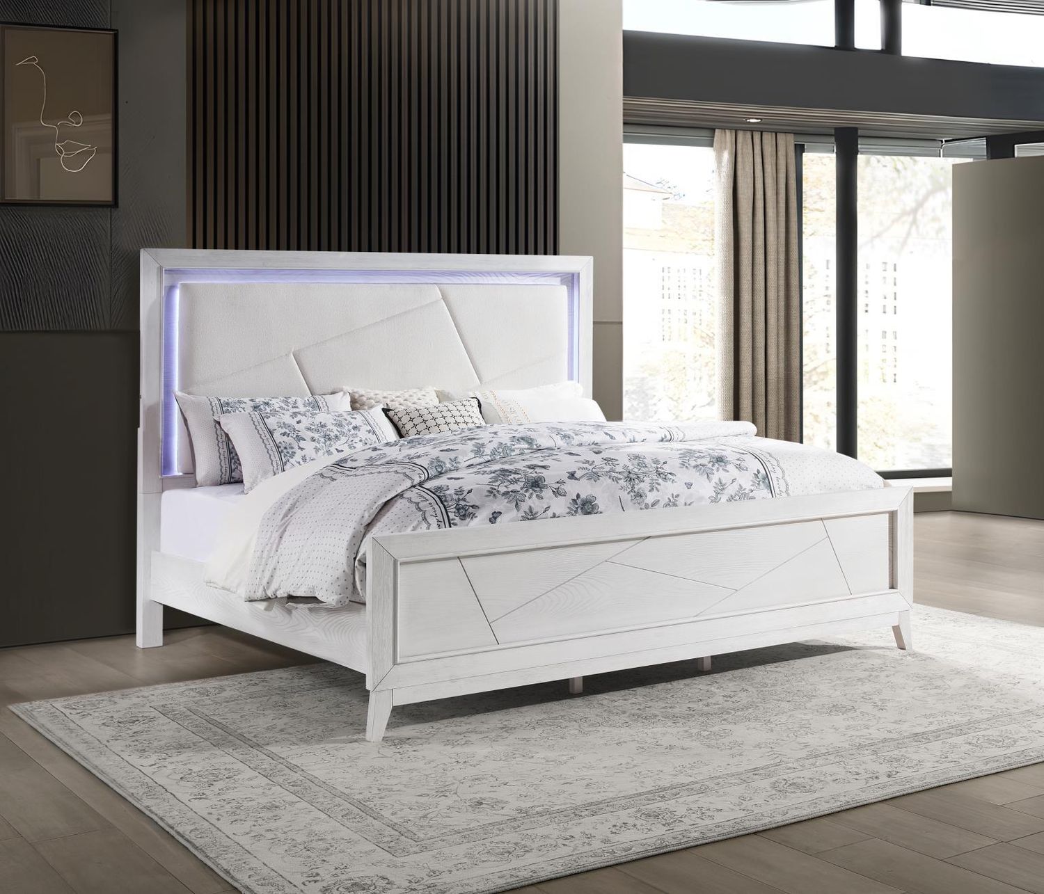 B242 - LED Bed, Size: King