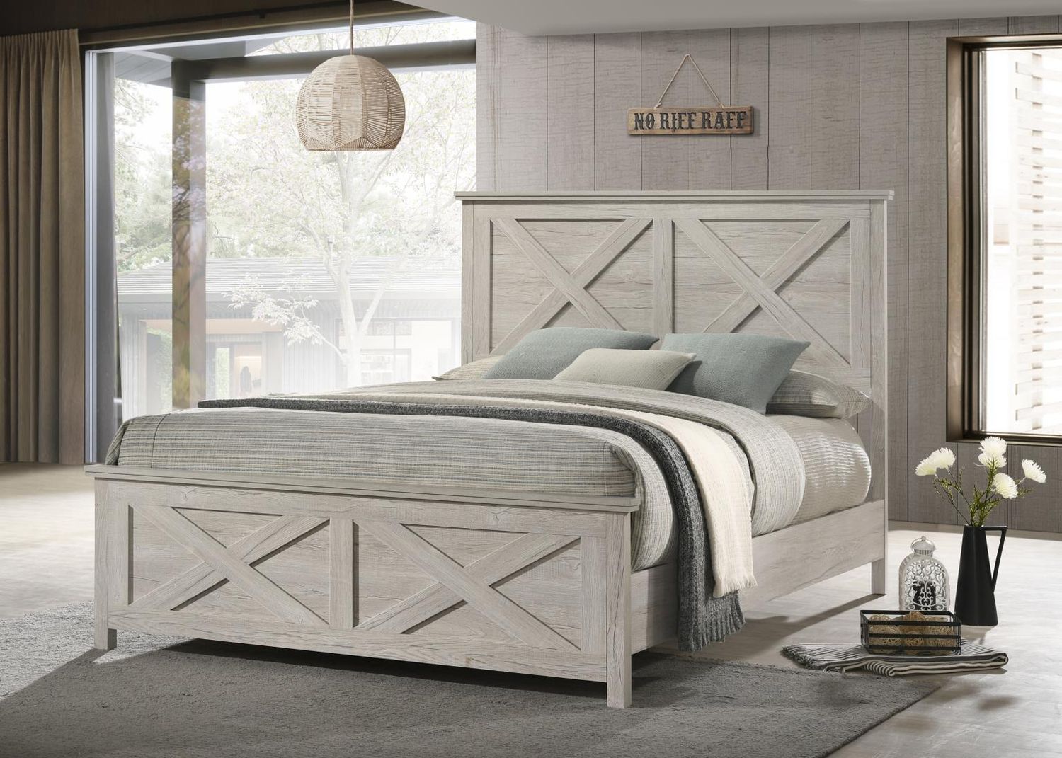 B523 - Bed, Size: Queen