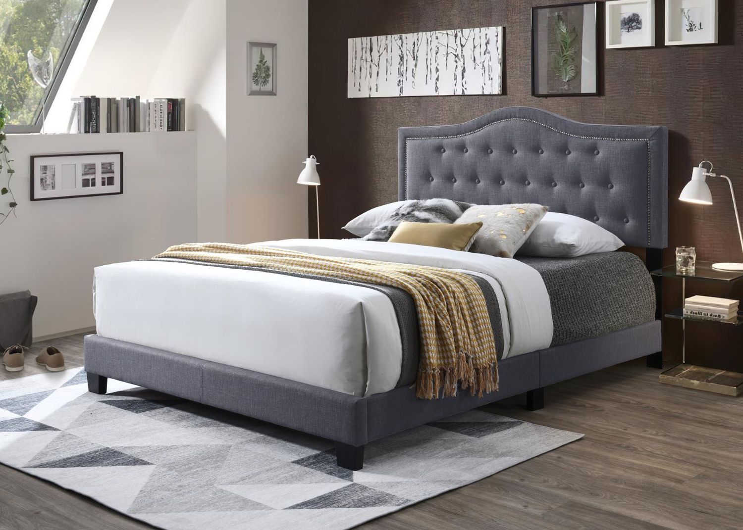 B602 - Bed, Size: Full