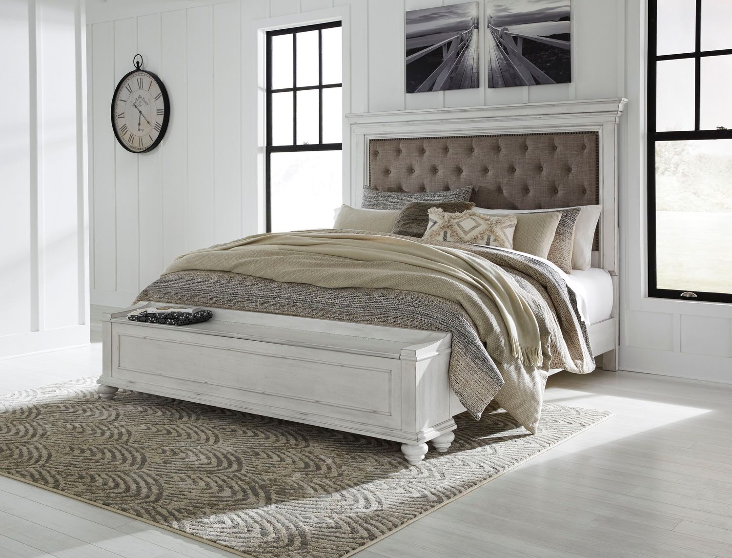 Kanwyn - Upholstered Panel Bed, Size: Queen, StorageOption: Storage Bench