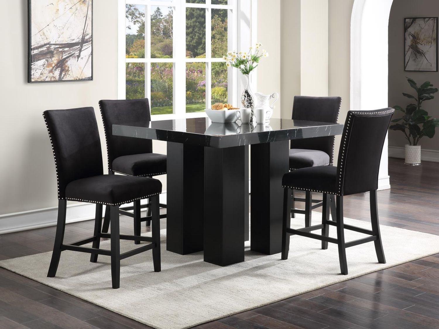 D132 - Dining Room Set, Color: Black, Material: Fabric