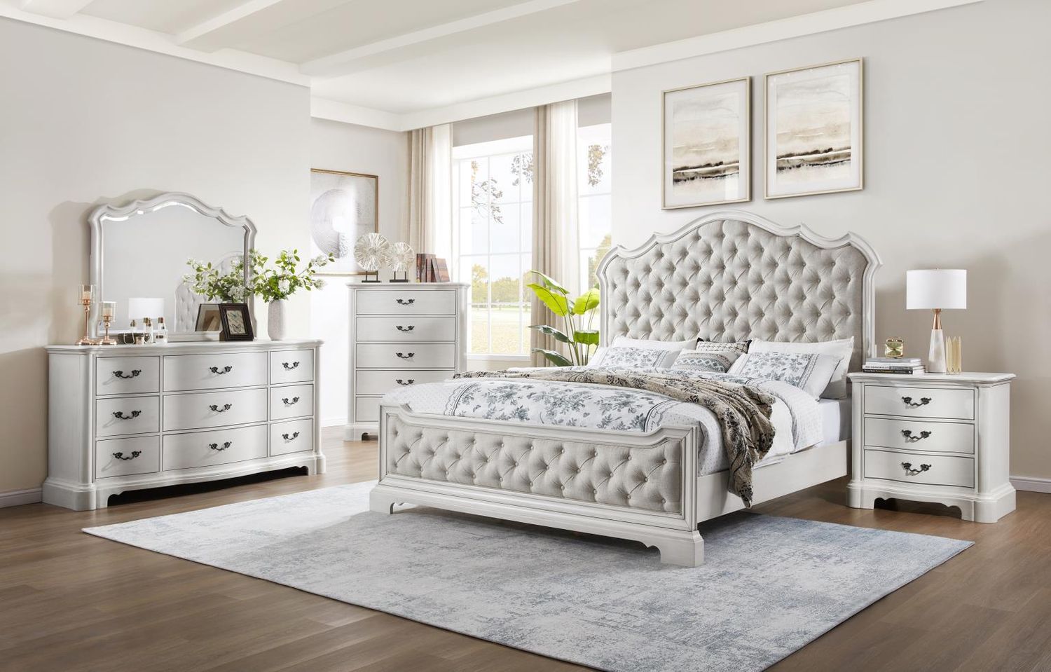 B072 - Bedroom Set, Sets: 3 Pc. Bed, Dresser, Mirror, Size: King