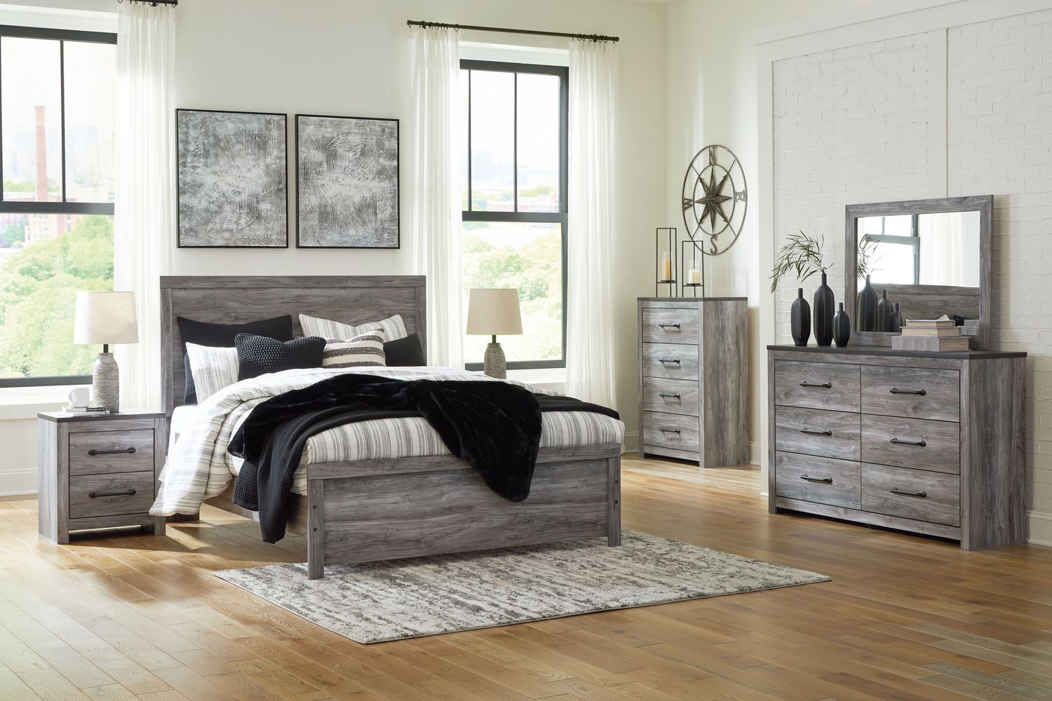 Bronyan - Bedroom Set, Sets: 5 Pc. Bed, Dresser, Mirror, Chest, Size: Queen