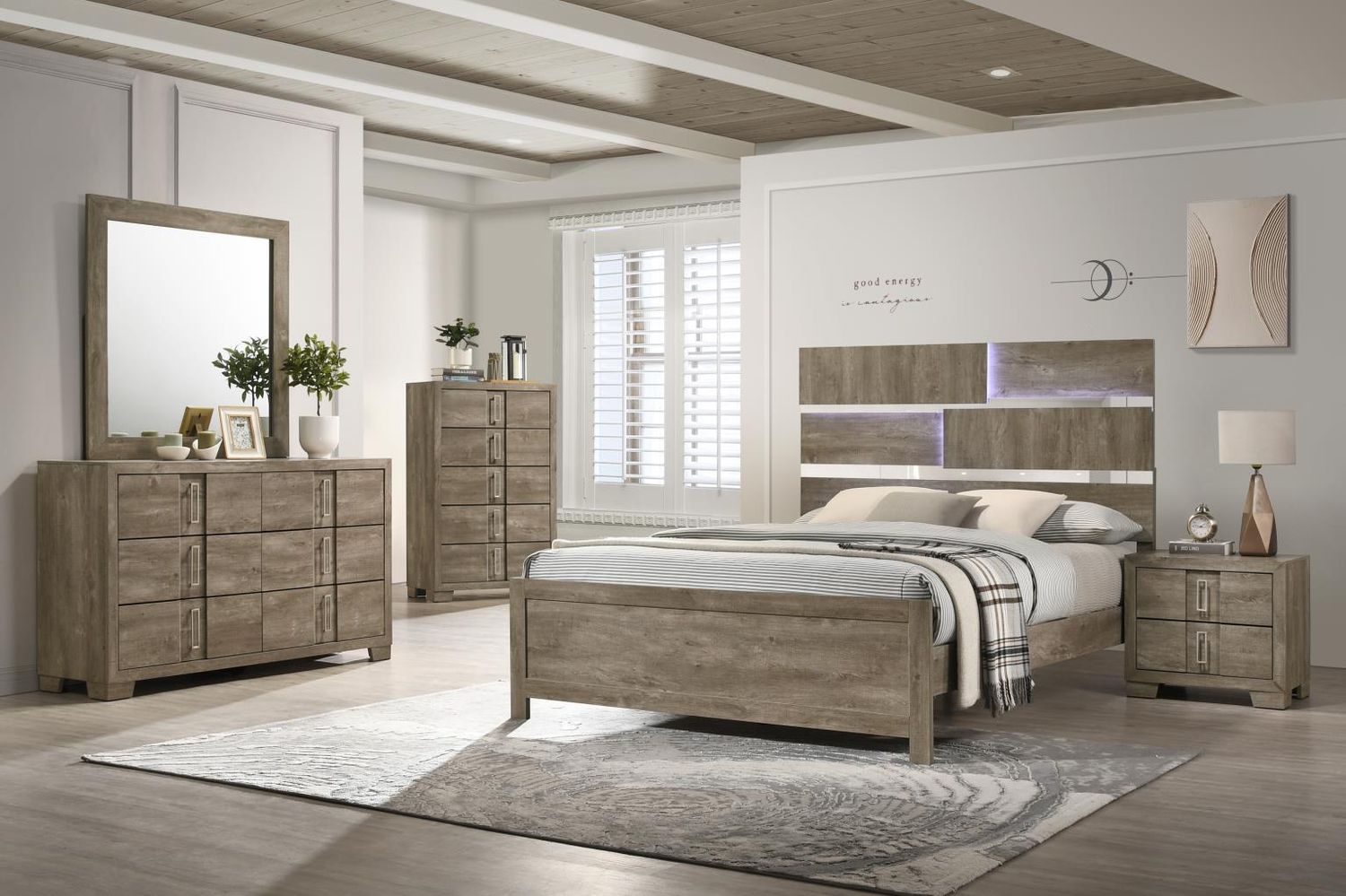 B348 - Bedroom Set, Sets: 5 Pc. Bed, Dresser, Mirror, Chest, Nightstand, Size: King