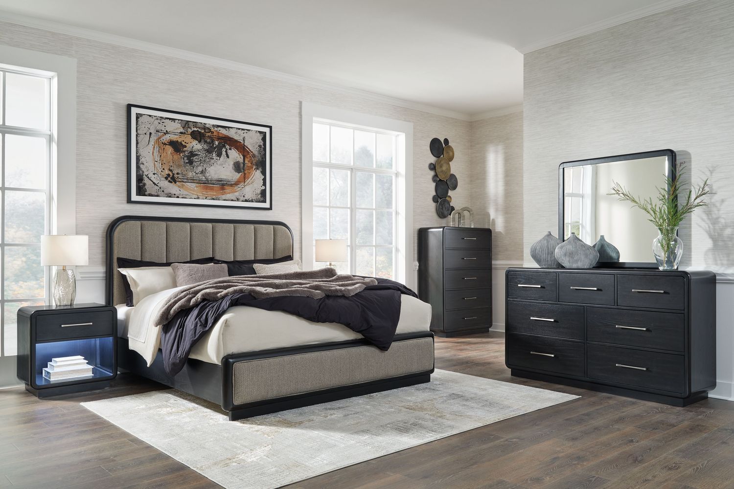 Rowanbeck - Bedroom Set, Sets: 4 Pc. Bed, Dresser, Mirror, Size: King