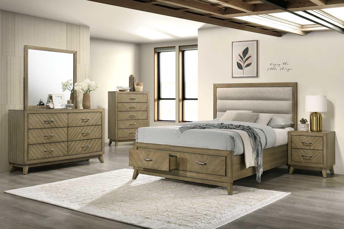 B269 - Bedroom Set, Sets: 3 Pc. Bed, Dresser, Mirror, Size: King