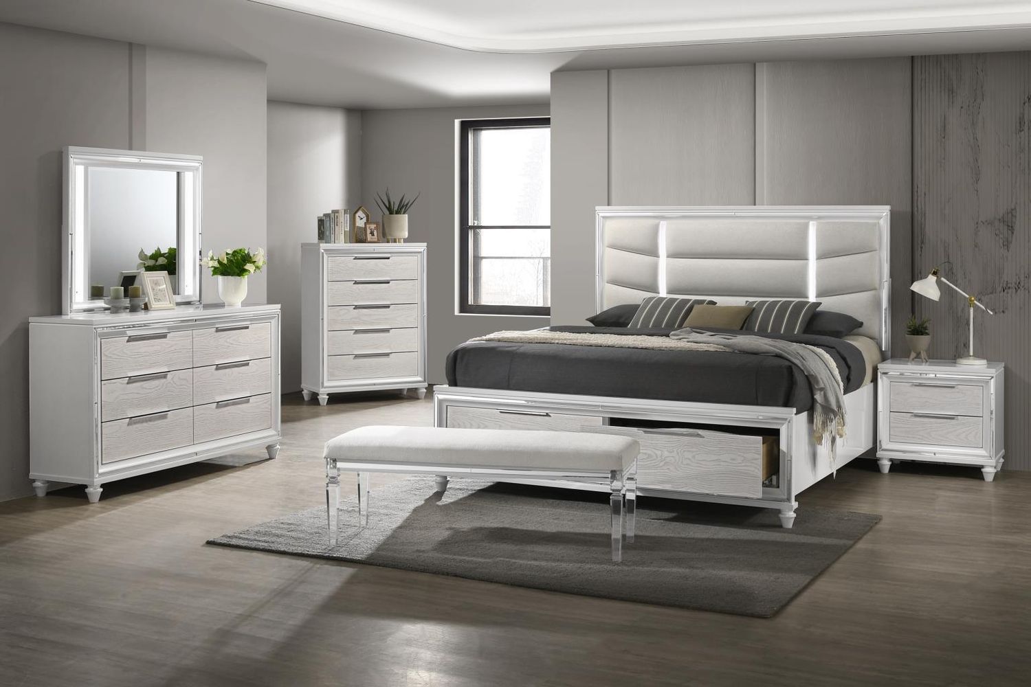 B027 - Bedroom Set, Sets: 3 Pc. Bed, Dresser, Mirror, Size: King