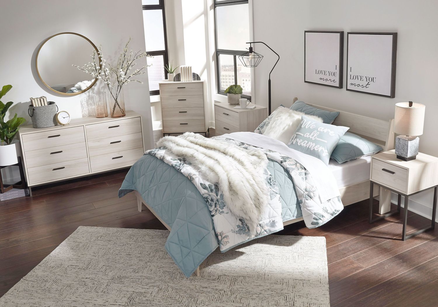 Socalle - Bedroom Set, Color: Beige, Sets: 3 Pc. Bed, Dresser, Size: Full
