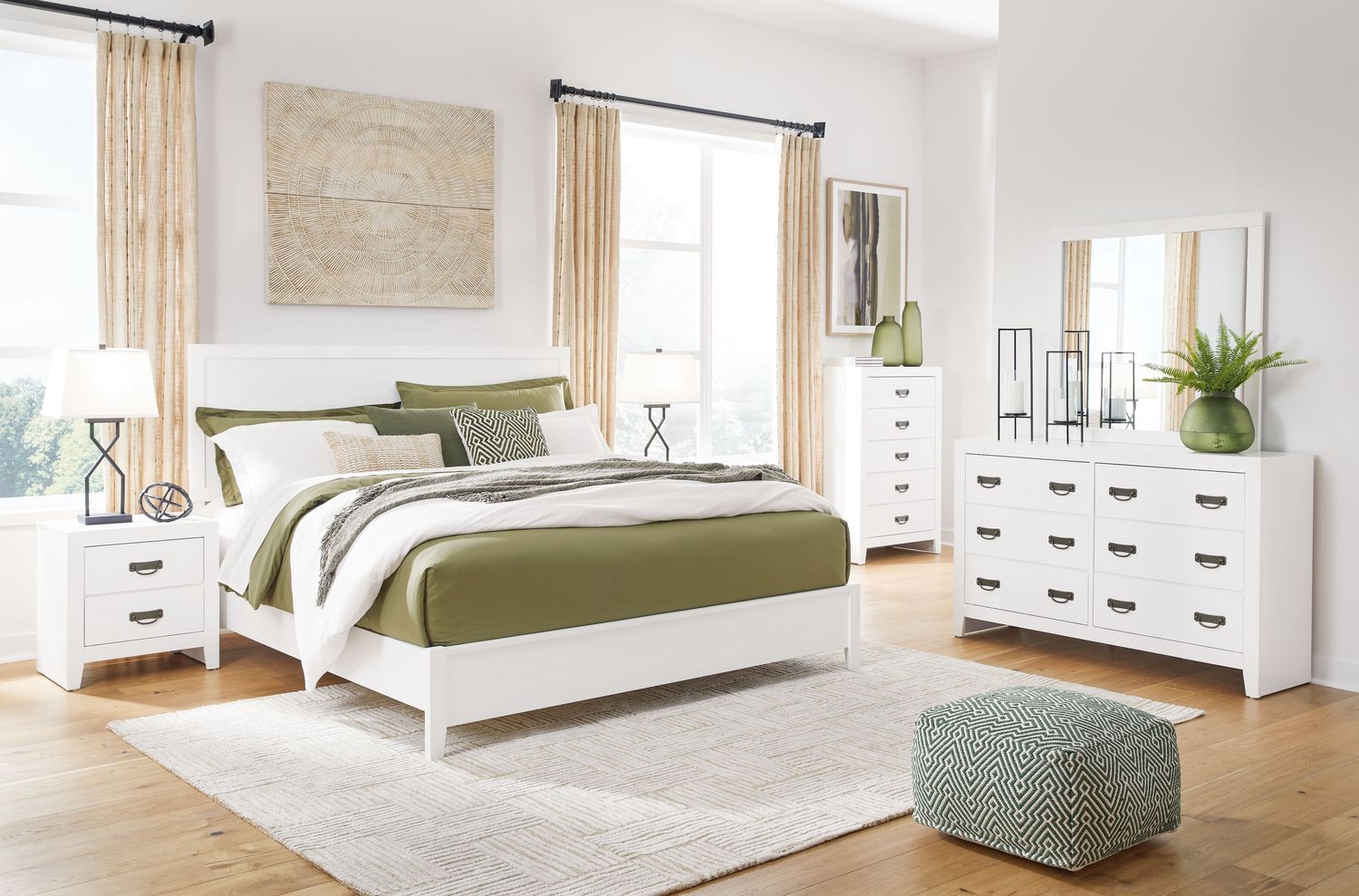 Binterglen - Panel Bedroom Set, Sets: 5 Pc. Bed, Dresser, Mirror, Chest, Size: California King