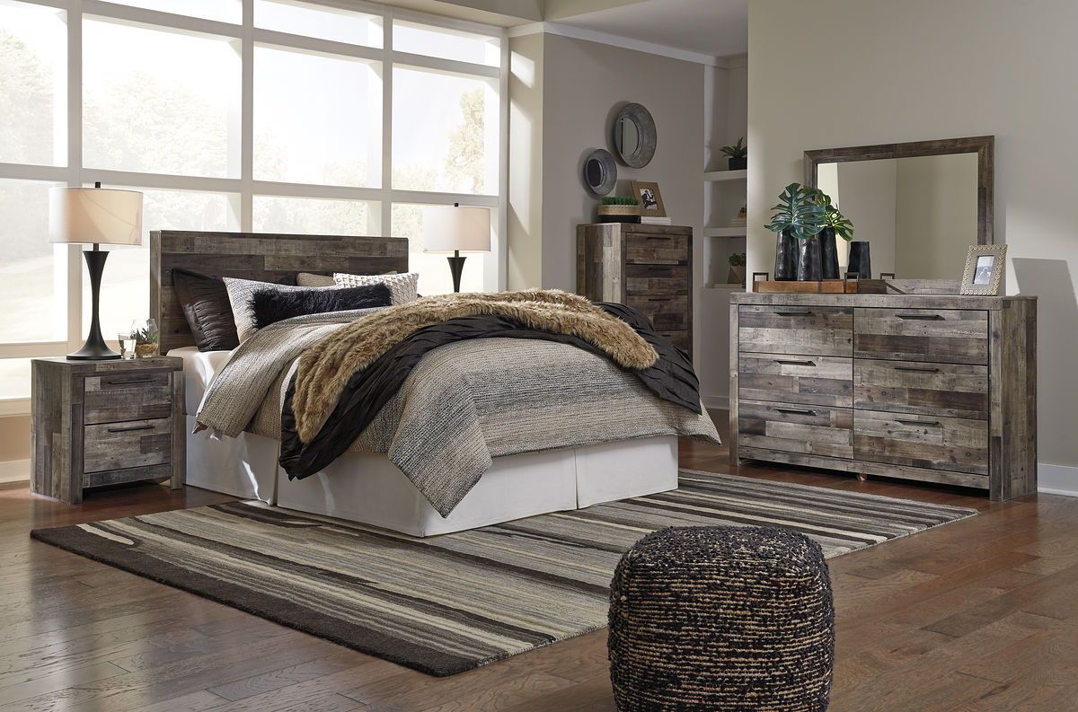 Derekson - Bedroom Set, Size: Queen