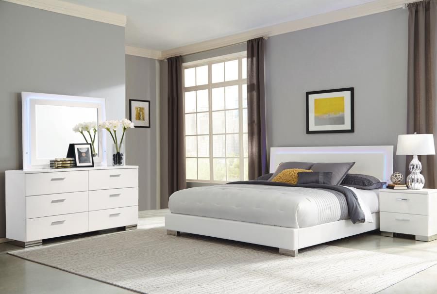 Felicity 4-piece Eastern King Bedroom Set White High Gloss (203500KE-S4L)