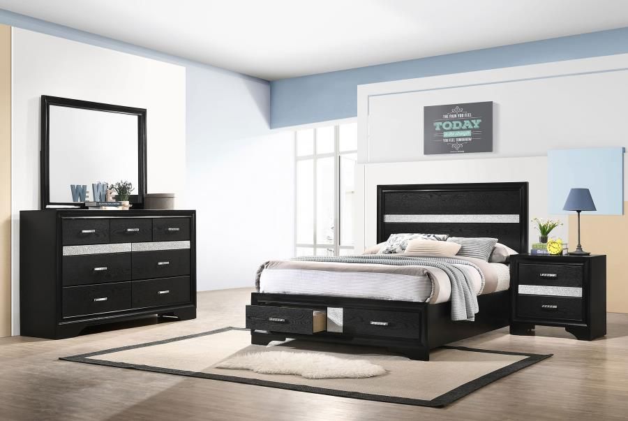 Miranda Bedroom Set Black, Sets: 4-Piece, Size: Full