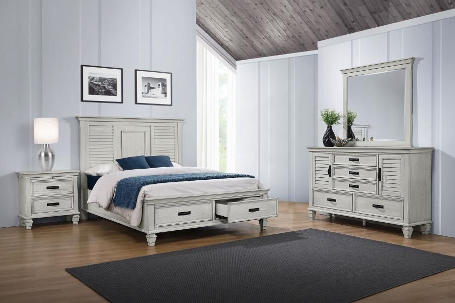 Franco Bedroom Set Distressed White, Sets: 4-Piece, Size: Eastern King