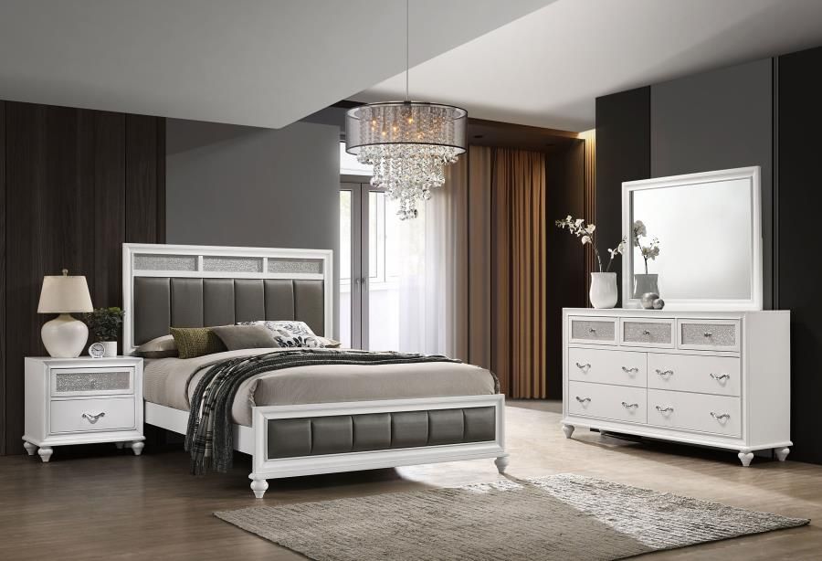 Barzini Bedroom Set White, Sets: 4-Piece, Size: Eastern King