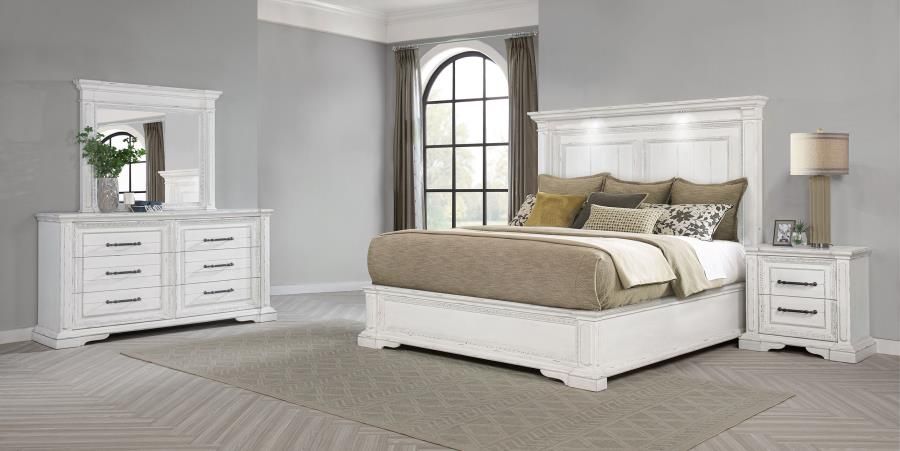 McKinney Bedroom Set Vintage White, Sets: 4-Piece, Size: Eastern King