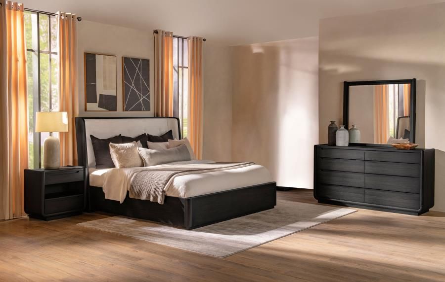Leandro Bedroom Set Burnished Black, Sets: 4-Piece, Size: Eastern King