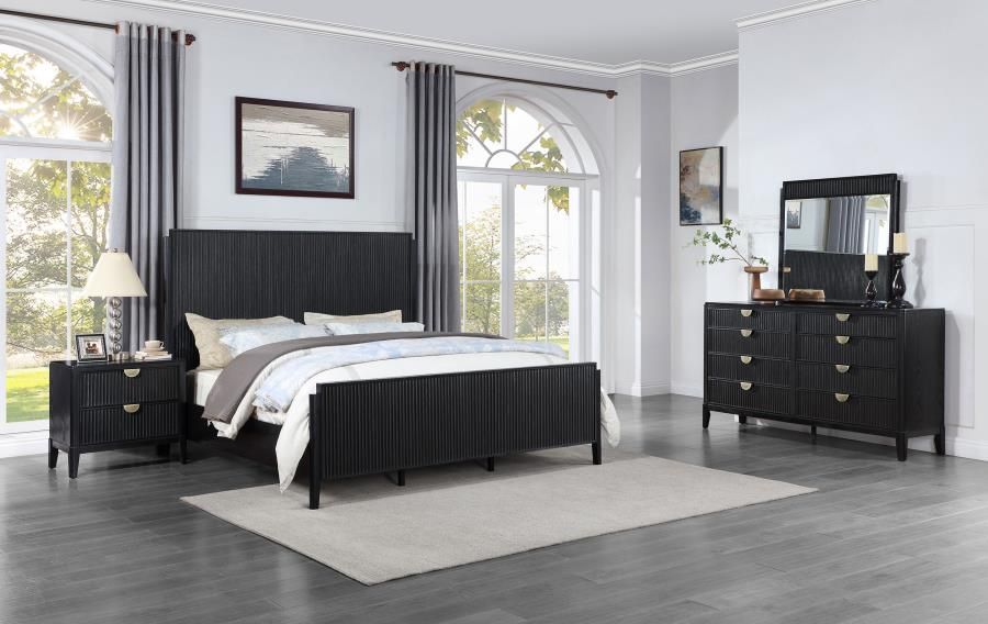 Brookmead Bedroom Set Black, Sets: 4-Piece, Size: Eastern King
