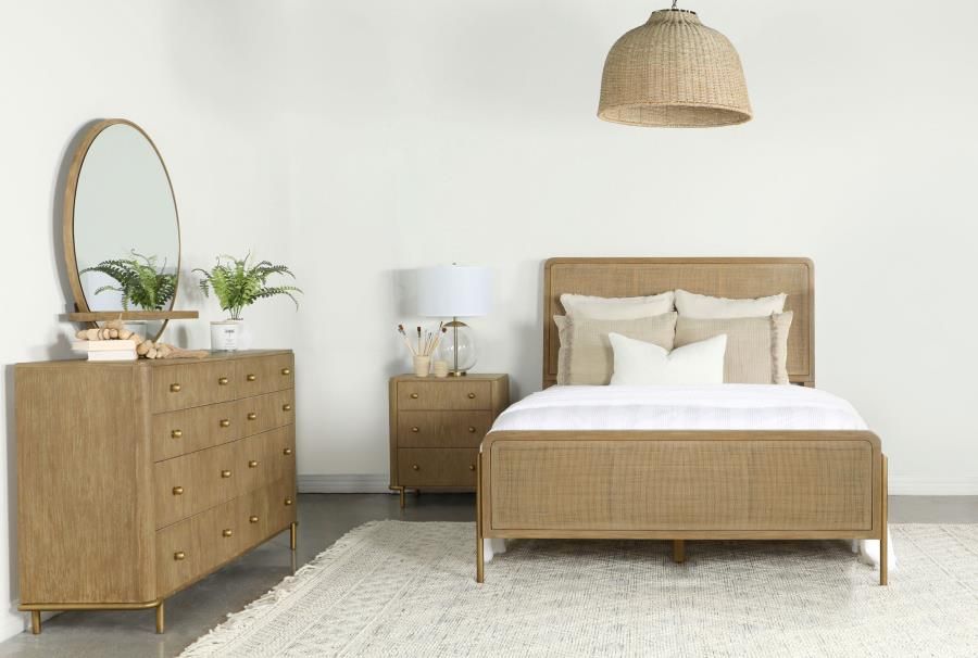 Arini Bedroom Set Sand Wash, Sets: 4-Piece, Size: Eastern King