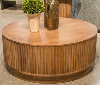 Towner Grove - Round Cocktail Table - Natural Brown - Light Brown / Coffee Tables