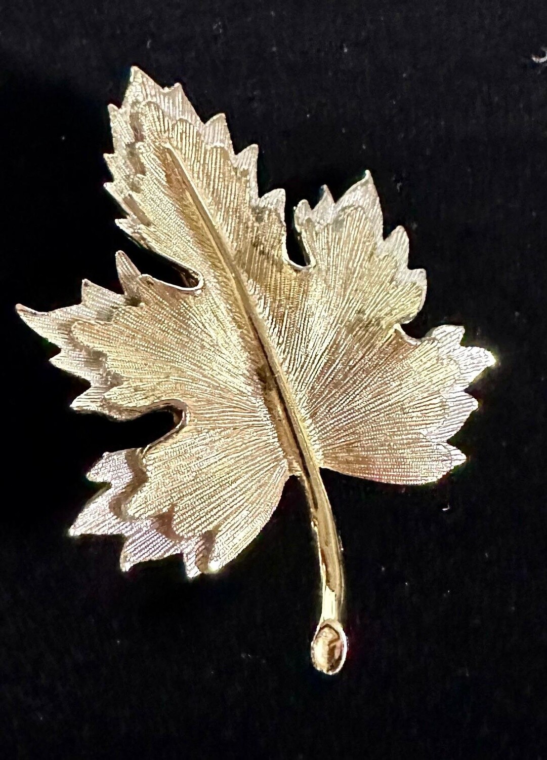 Sarah Coventry, Pin/Brooch&quot; Nature&#39;s Choice&quot; Gold Tone Maple Leaf -Silver Tone Brooch Autumn, Fall Jewelry 1960