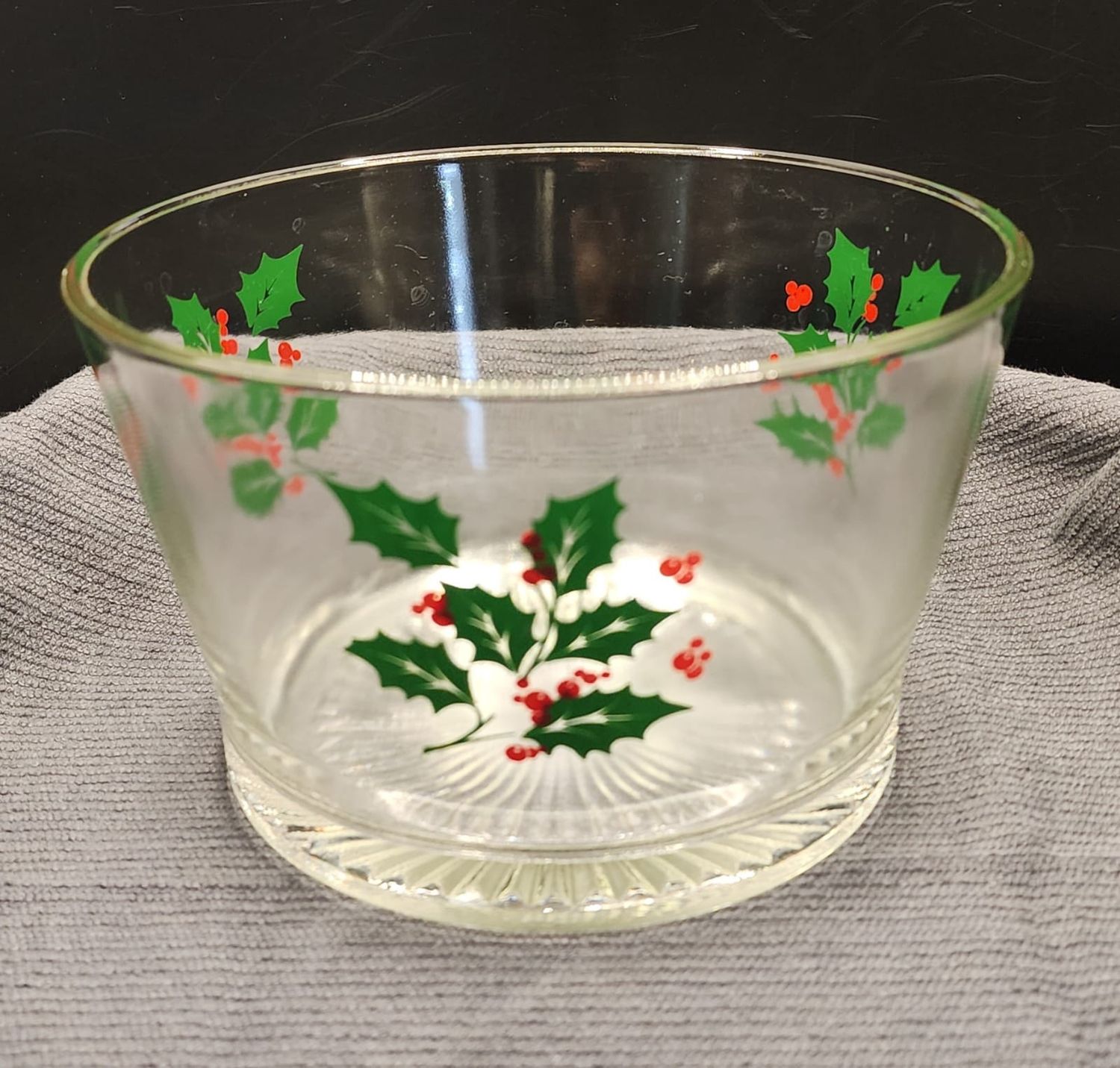 Indiana Glass Holly Pattern Serving Bowl