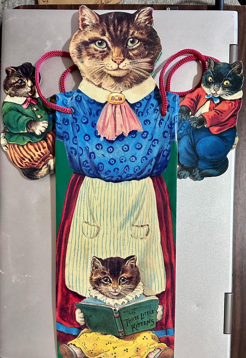 John Grossman Momma Cat and three kittens Vintage Gift Bag_Booth 401 Jade Treasures BA