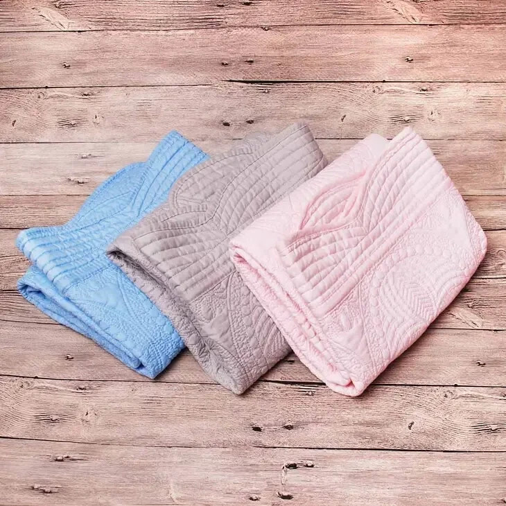 Monogram Quilt - White/Pink