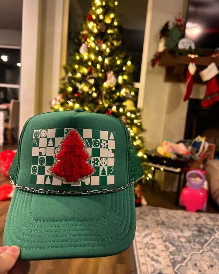 Small Paperclip Trucker Hat Chain-Silver