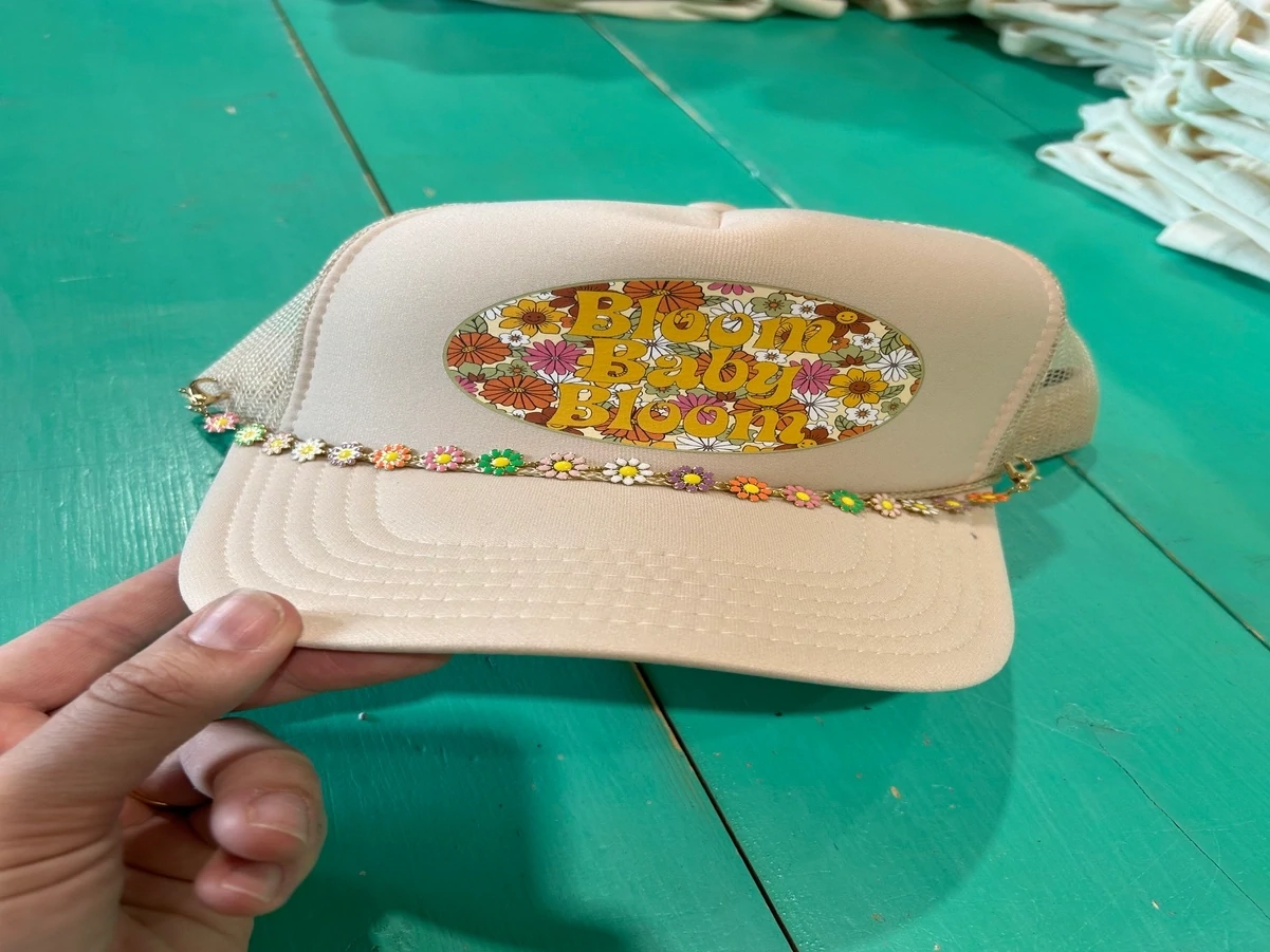 Daisy Trucker Hat Chain-Colorful