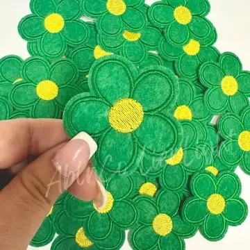 Green Daisy Patch