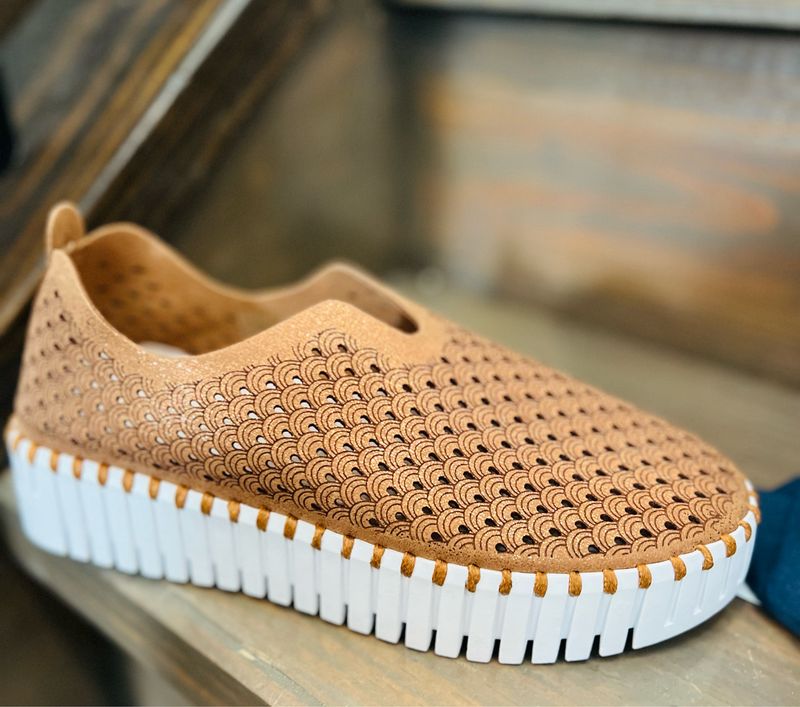Tulip Flats-Nougat