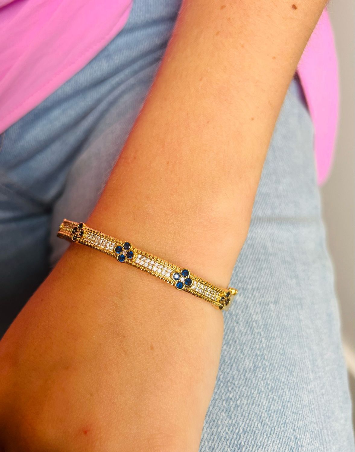 VG Gold Clover Royal Blue Clasp Bracelet