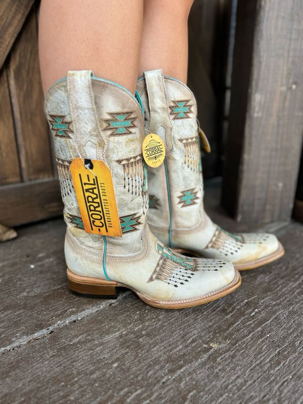 LD White-Turquoise Emroidery Sq Toe