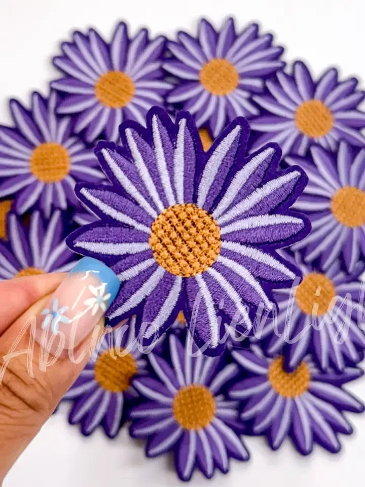 Purple Retro Daisy Patch